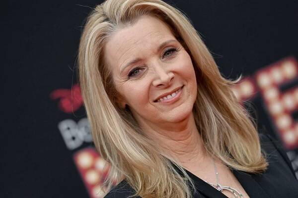 Lisa Kudrow attends the Los Angeles Premiere of Disney's 