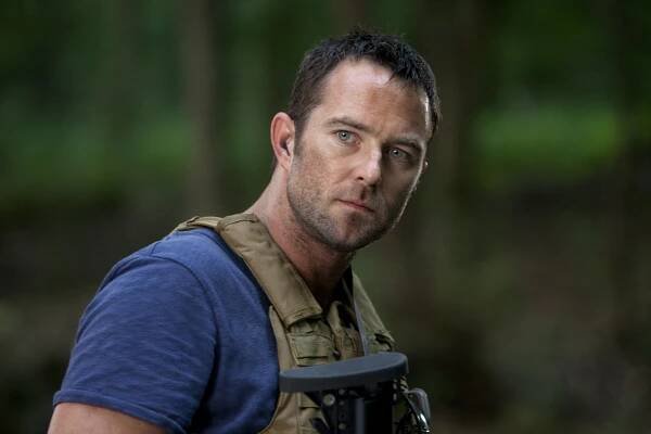 Protiúder - Epizoda 7 - Z filmu - Sullivan Stapleton