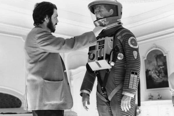 Stanley Kubrick and Keir Dullea in 2001: Vesmírná odysea (1968)