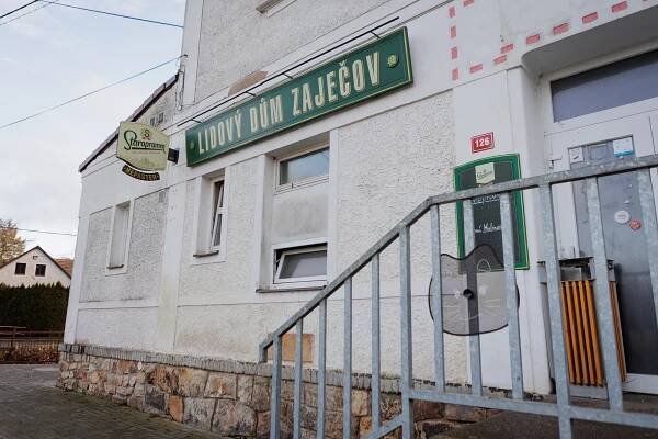 Ušatý Lidový dům Zaječov získal cenu veřejnosti v rámci soutěže Stavba roku