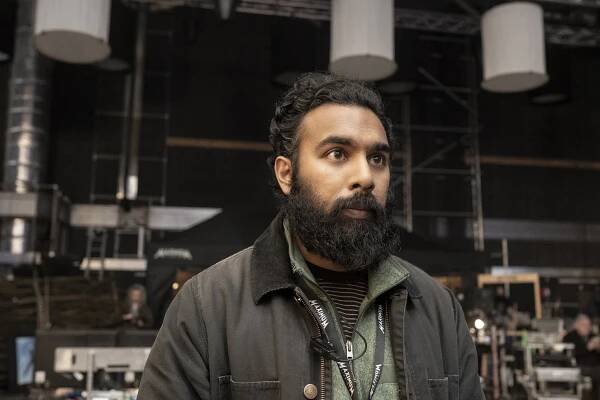 Franšíza - Scéna 36: Neviditelná sbíječka - Z filmu - Himesh Patel