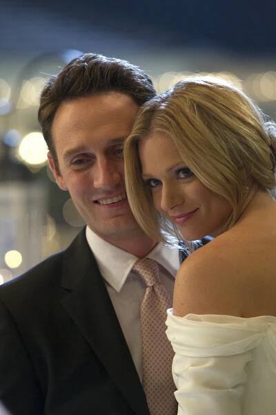 Myšlenky zločince - Útěk - Z filmu - Josh Stewart, A.J. Cook