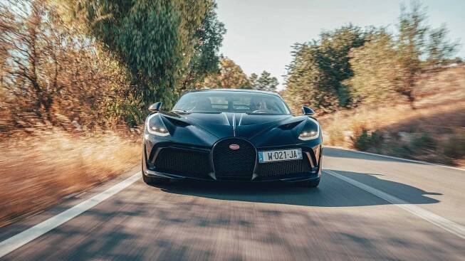Bugatti ukázalo model Divo na tom nejlepším místě – Na Targa Florio. A společnost mu dělala legendární „pětatřicítka“