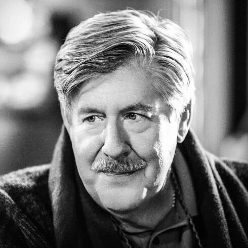 Gilmore Girls: How Two Families Said Good-bye to Edward Herrmann