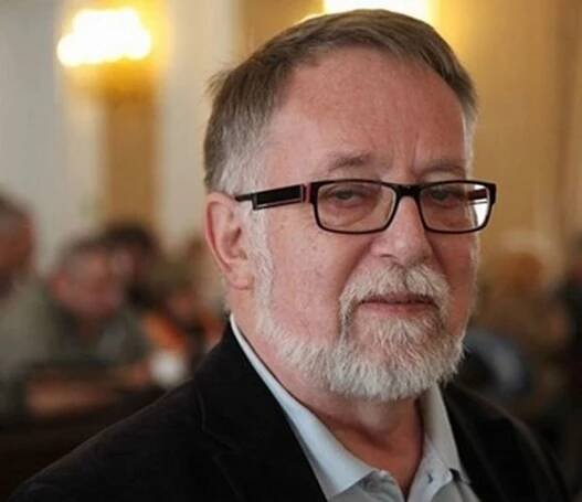 Bc. Jaroslav Bašta (15. května 1948 Plzeň - 7. dubna 2024) byl český politik a diplomat, původním povoláním archeolog, za normalizace disident, politický vězeň a signatář Charty 77. V roce 2023 se stal kandidátem na prezidenta republiky. ▬ Po sametové revoluci působil ve vedení tajných služeb a v lustrační komisi. V letech 1996-2000 byl poslancem za Českou stranu sociálně demokratickou, v roce 2021 byl znovu zvolen do poslanecké sněmovny za SPD. V letech 1998-2000 byl ministrem bez portfeje ve vládě Miloše Zemana. Mezi lety 2000 a 2010 působil jako český velvyslanec nejprve v Rusku a poté na Ukrajině. V letech 2019 až 2021 se angažoval v hnutí BOS. ▬ V prezidentské volbě 2023 kandidoval jako stranický kandidát SPD. Se ziskem 4,45 % hlasů skončil na pátém místě.