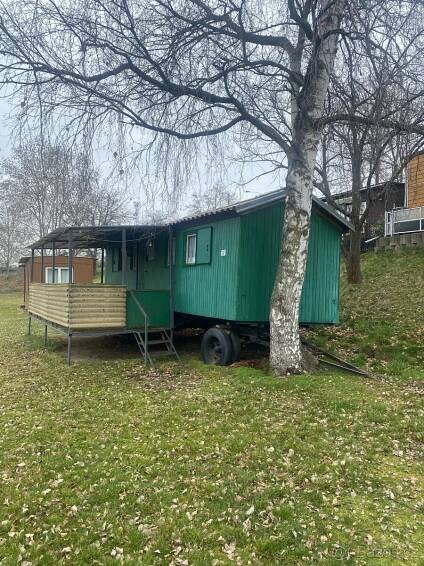 OBYTNÁ POJÍZDNÁ CHATA NA KOLECH S TERASOU - Plzeň-sever