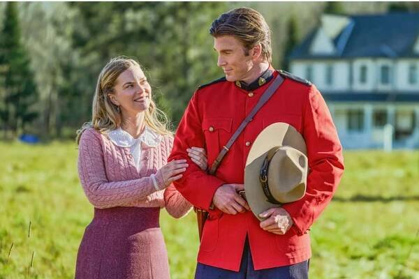 Cindy Busby Has 'Some Personal Business' in Brookfield in the When Hope Calls Season 2 Trailer (Exclusive)