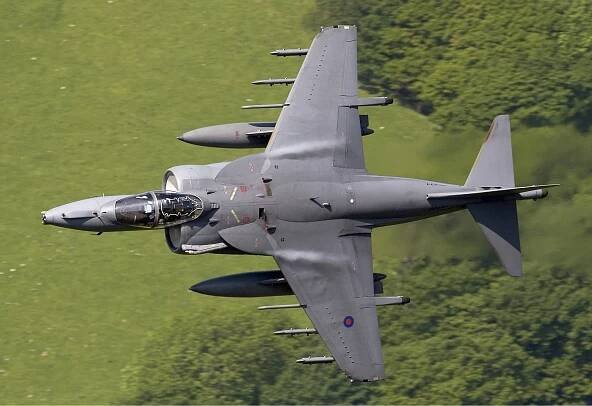 Soubor:RAF British Aerospace Harrier GR9 Lofting-1.jpg