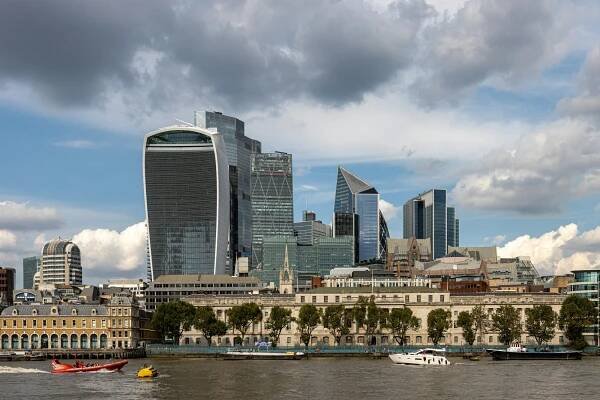 a view of the city of london from across the river