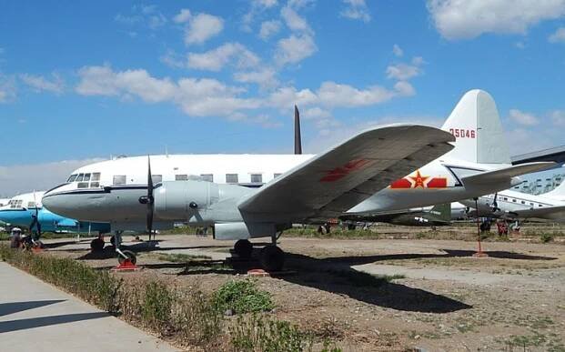 Masový vrah Mao Ce-tung si na okázalost nepotrpěl - jeho osobní letoun Il-14 luxusem nehýřil | SECURITY MAGAZÍN