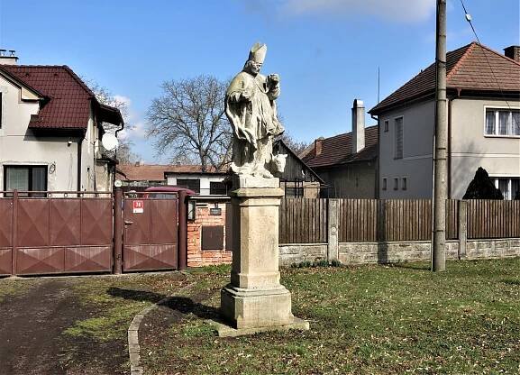 Socha svatého Linharta v Lužci nad Cidlinou | Drobné památky 