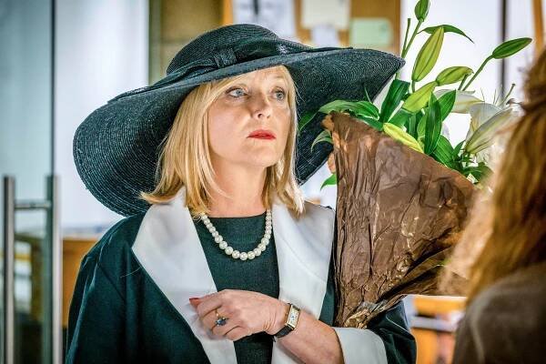 Girlfriends - Episode 1 - Z filmu - Miranda Richardson