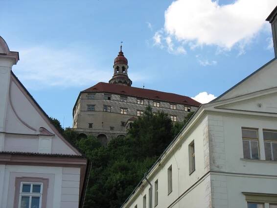 Soubor:Zámek Náchod z dálky.jpg – Wikipedie