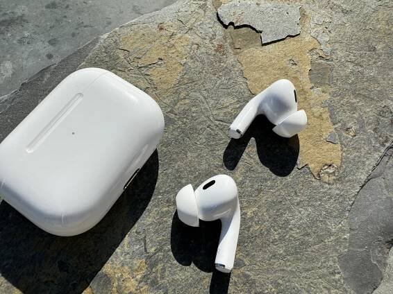Recenze AirPods Pro s USB-C: V hlavní a jediné roli USB-C – Letem světem Applem