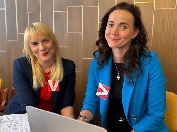 Seznamovací koučka Kristýna Mertlová a ředitelka platformy M.arter Andrea Bohačíková