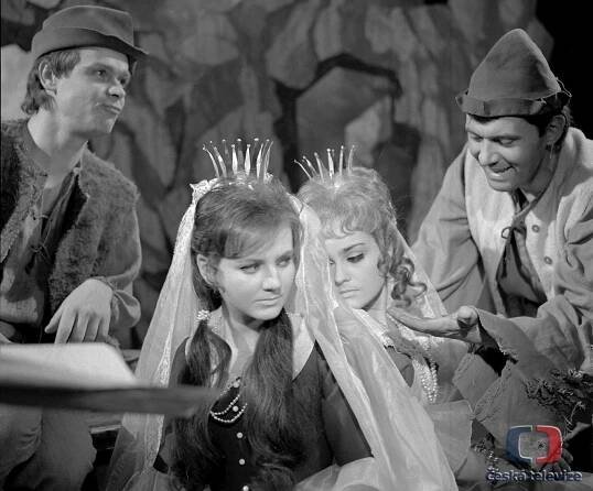 FOTO: Eduard Cupák, Ivana Vondrovicová, Libuše Zátková a Ladislav Trojan. – stránka 1