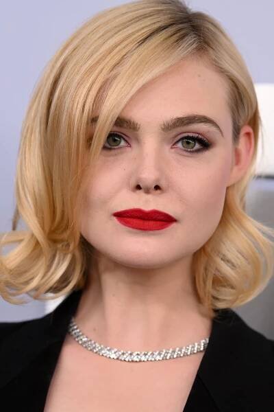 Elle Fanning Made a Bobby Pin Look Like a Million Bucks—See the Photos