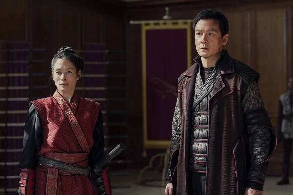 Eugenia Yuan, Daniel Wu - Into the Badlands - Černý lotos, bílá růže - Z filmu