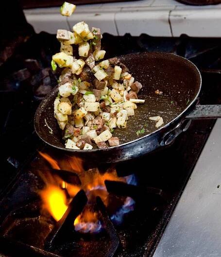 The Humble Plate of Hash Has Nobler Ambitions - The New York Times