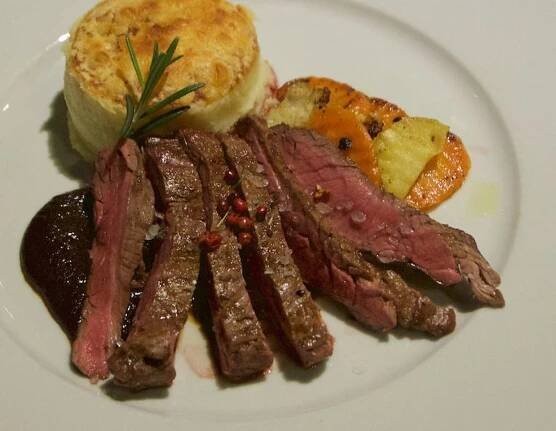 Steakhouse Red Door Líbeznice | Apetee