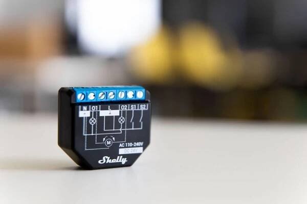 Shelly 2PM Plus, žaluziový modul s měřením spotřeby, WiFi