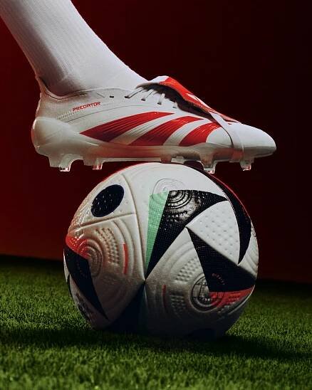Cristina Farrarons | Digital Retouch - Adidas Predator x Trent arnold