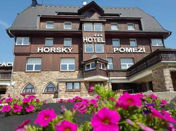 Hotel Pomezí, Dubí