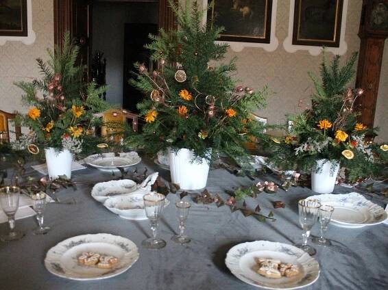 OBRAZEM: Lysičtí zvou do adventně vyzdobeného zámku