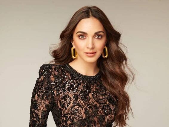 Curly hair trend is on everyone's radar this week: From Priyanka Chopra to Kiara Advani