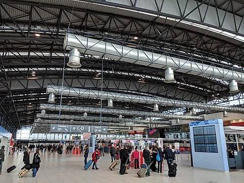 Flughafen Prag – Reiseführer auf Wikivoyage