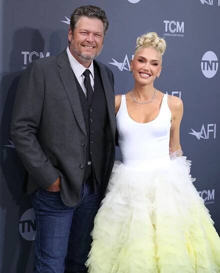 Gwen Stefani, Blake Shelton's Sweetest Moments: Relationship Timeline