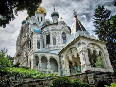Pravoslavný kostel sv. Petra a Pavla v Karlových Varech – Kudy z nudy 