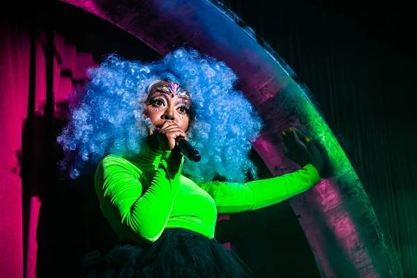 ‘Hole’ review