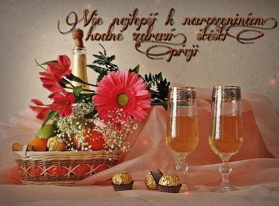 Romantic Table Decorations with Champagne Flutes and Flowers