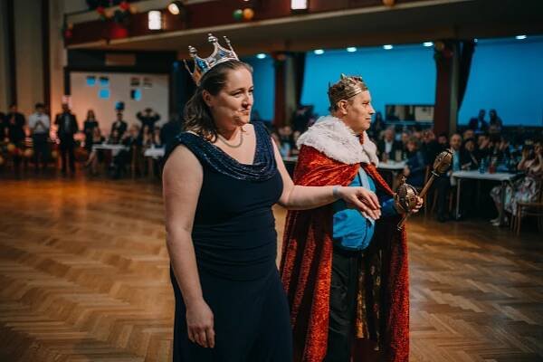 Školní ples 2022 – SOŠ a SOU, Hradec Králové, Vocelova 1338 | Centrum odborného vzdělávání pro automobilový průmysl a dopravu