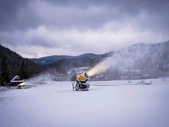 Ve ski areálu Razula se zasněžuje