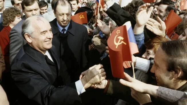 Muž, který přepsal politickou mapu světa. Michail Gorbačov slaví 90 let