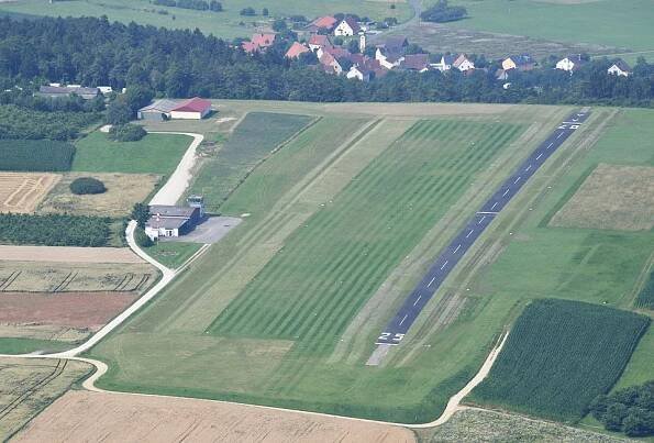 Flugplatz Lauf-Lillinghof – Wikipedia