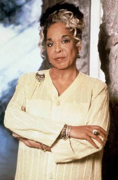 TOUCHED BY AN ANGEL, Della Reese, 1994-2003, © CBS/courtesy Everett Collection