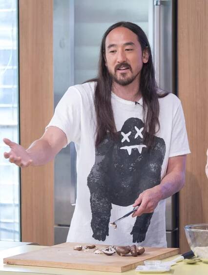  Steve Aoki filled his rider list with six pages of baking products ahead of his cake-filled V Festival sets
