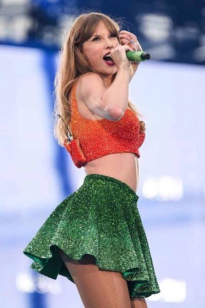 DUBLIN, IRELAND - JUNE 28: EDITORIAL USE ONLY. NO BOOK COVERS. Taylor Swift performs on stage during "Taylor Swift | The Eras Tour" at Aviva Stadium on June 28, 2024 in Dublin, Ireland. 