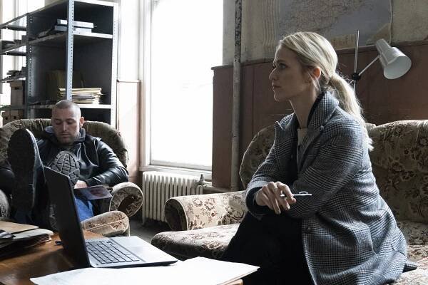 Quantico - Who Are You? - Z filmu - Jake McLaughlin, Johanna Braddy