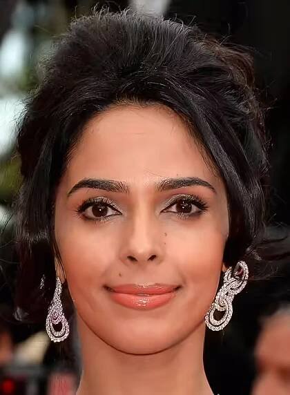 52 Popular Hollywood And Bollywood Celebrity Hairstyles To Copy