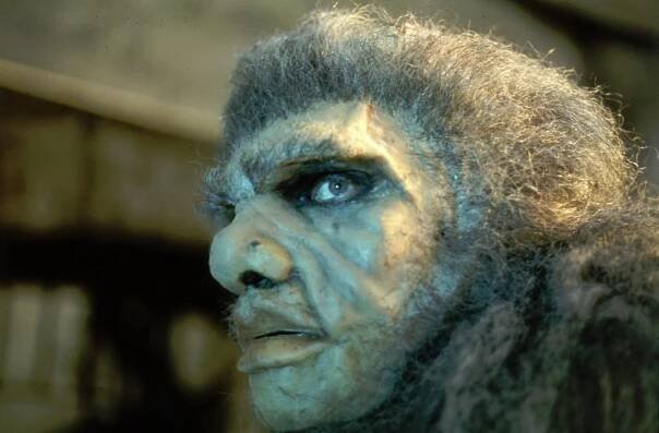 David Prowse - Frankenstein and the Monster from Hell - Z filmu
