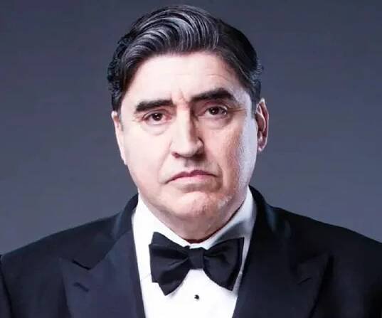 Alfred Molina Biography - Facts, Childhood, Family Life & Achievements