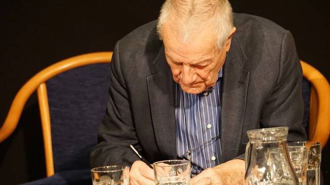 Karel Hvížďala: Chvění je naděje - Karolinum