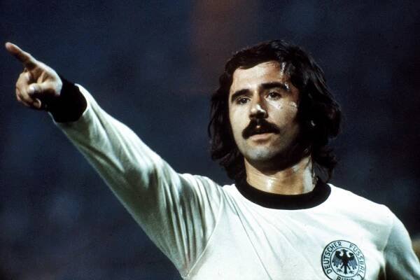 Smrt legendy. Zemřel "Bombarďák" Gerd Müller, podlehl zákeřnému onemocnění