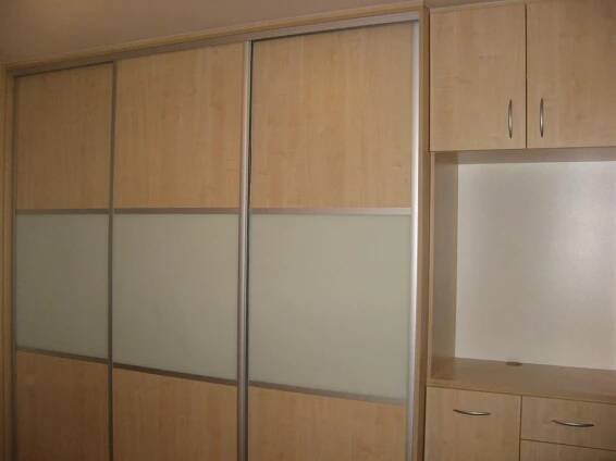 Vestavěná skříň, panelový dům Kuřim