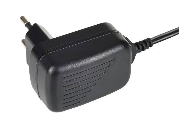 Napájecí adaptér Akyga 5W 1V 5A 3.5x1.35mm Obsahuje baterie ne