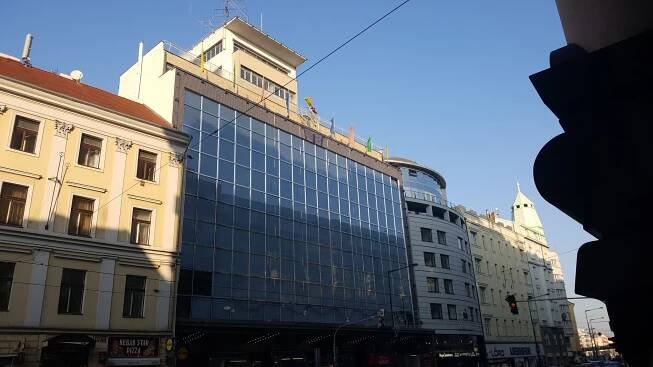 Fasáda Bílé labutě,  ve své době největší zasklená plocha ve střední Evropě | foto: Jolana Nováková